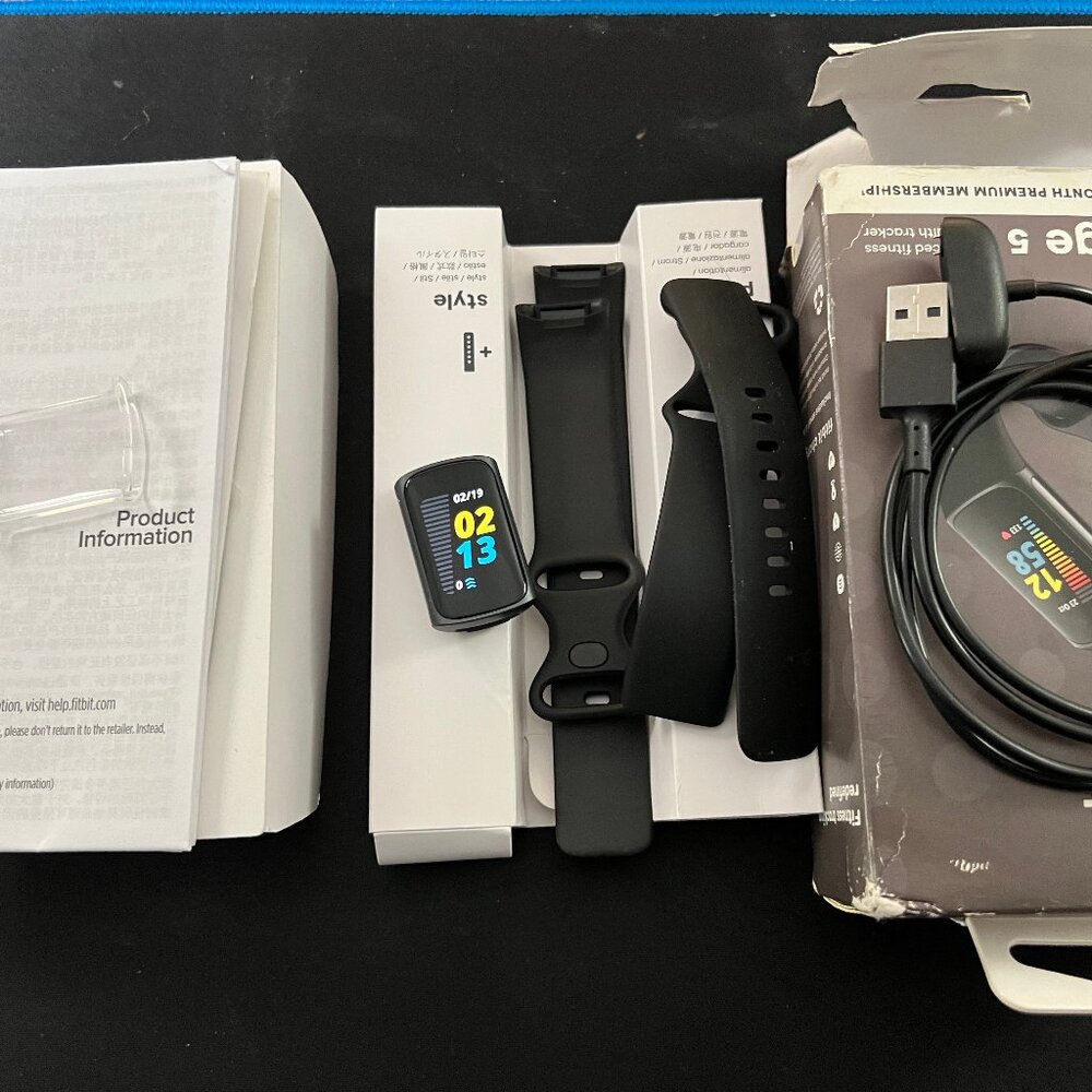 New Google Fitbit  Watch Charge 5